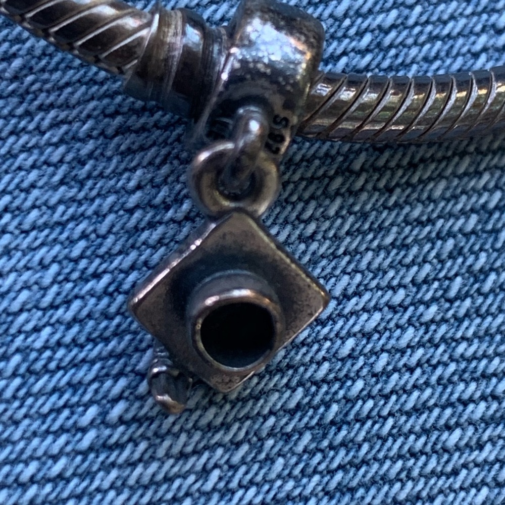 Authentic Pandora charm - Picture 2 of 2